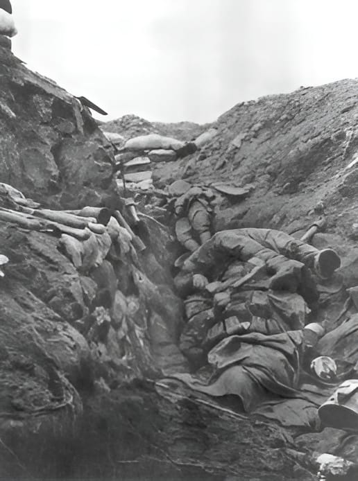 Deutschland, 1916 – In den Schützengräben: Dieses seltene Foto zeigt die brutale Realität deutscher Soldaten im Ersten Weltkrieg.H - BuzzDay