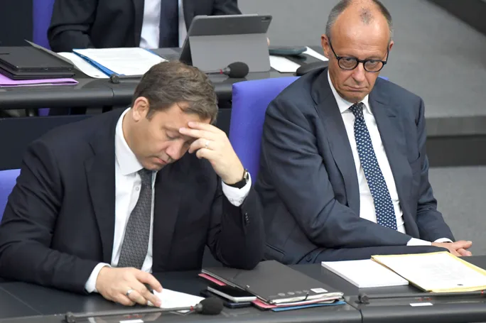 So viel Rente bekommt Friedrich Merz pro Monat!.H - BuzzDay